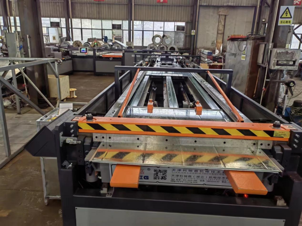 湖南風管,長沙風管,長沙風管加工,長沙鍍鋅風管,長沙不銹鋼風管