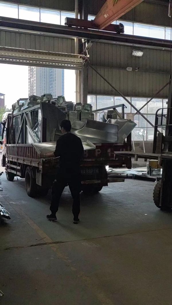 湖南風管,長沙風管,長沙風管加工,長沙鍍鋅風管,長沙不銹鋼風管